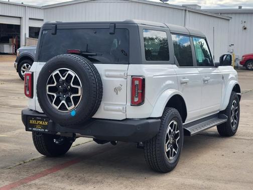 2025 Ford Bronco Outer Banks