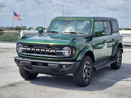 2025 Ford Bronco Outer Banks