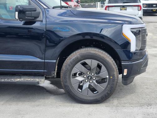 2025 Ford F-150 Lightning LARIAT