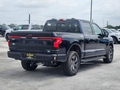 2025 Ford F-150 Lightning LARIAT