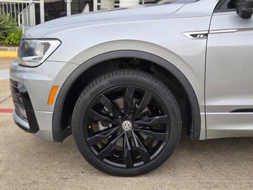 2021 Volkswagen Tiguan 2.0T SE R-Line Black