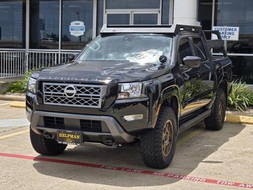 Black 2024 Nissan Frontier SV
