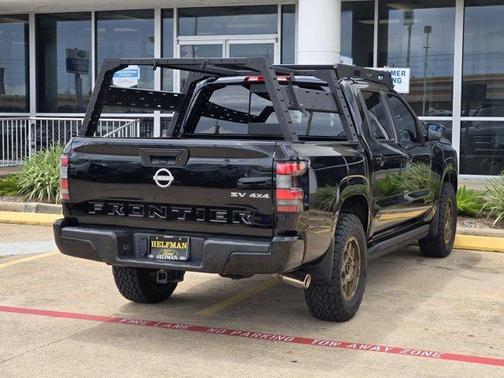 Black 2024 Nissan Frontier SV