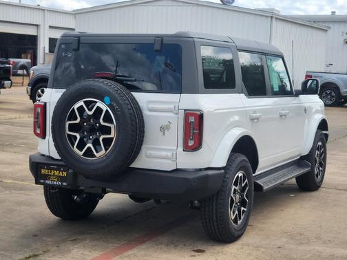2025 Ford Bronco Outer Banks