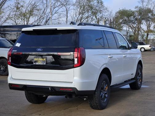 Star White 2025 Ford Expedition Tremor