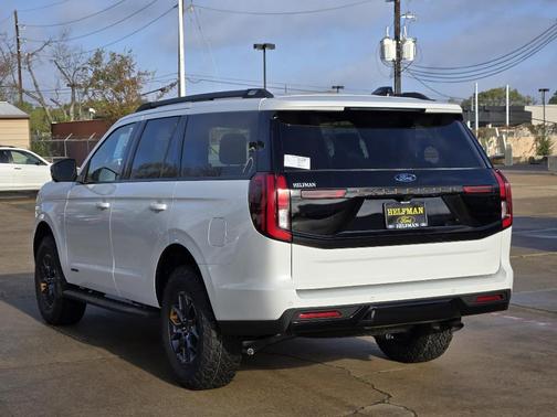 Star White 2025 Ford Expedition Tremor