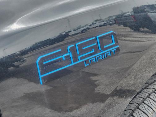 2025 Ford F-150 Lightning LARIAT