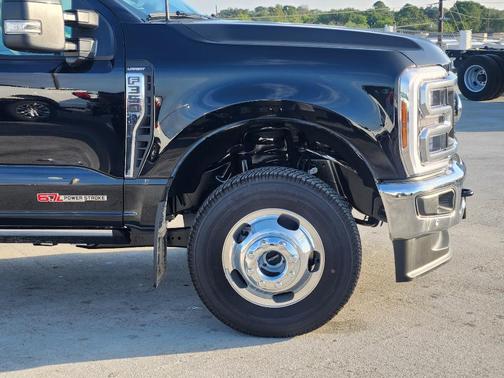 2025 Ford F-350 Lariat Super Duty
