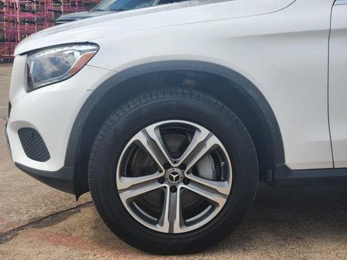Polar White 2019 Mercedes-Benz GLC 300 Base