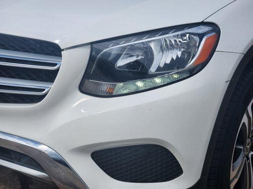 Polar White 2019 Mercedes-Benz GLC 300 Base