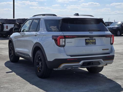 Space White Metallic 2026 Ford Explorer Tremor