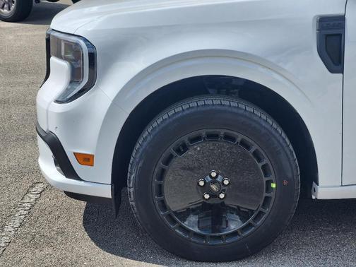 2025 Ford Maverick Lobo High