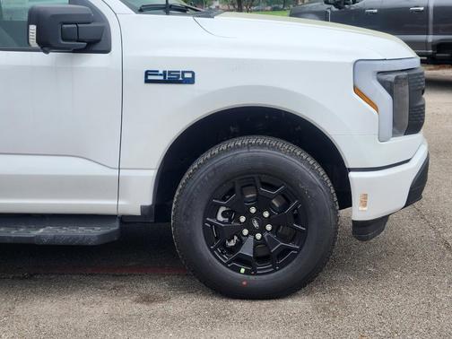 2025 Ford F-150 Lightning XLT