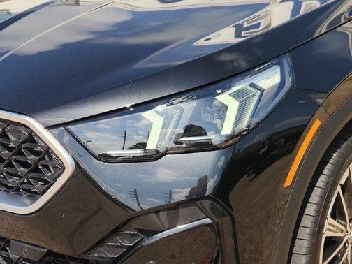 Black Sapphire Metallic 2025 BMW X2 xDrive28i
