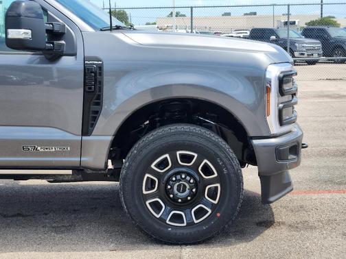 2025 Ford F-250 Platinum