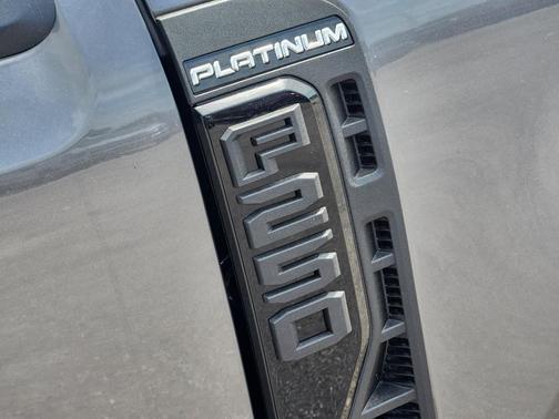 2025 Ford F-250 Platinum