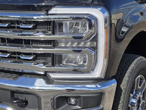 Agate Black Metallic 2026 Ford F-350 Lariat Super Duty