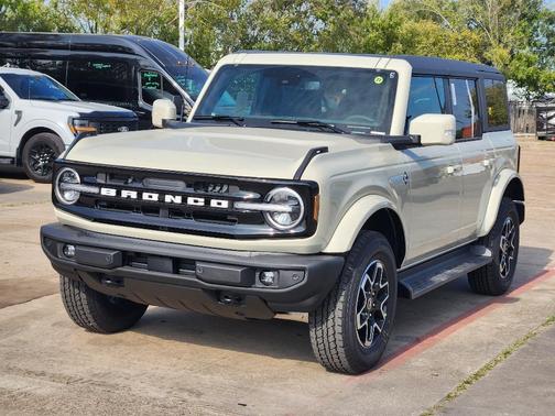 2025 Ford Bronco Outer Banks