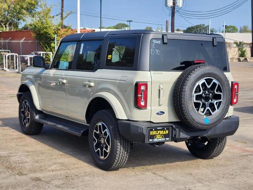 2025 Ford Bronco Outer Banks