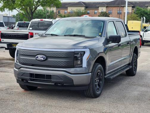 2025 Ford F-150 Lightning XLT