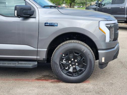 2025 Ford F-150 Lightning XLT