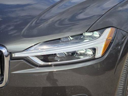 2020 Volvo XC60 T6 Momentum