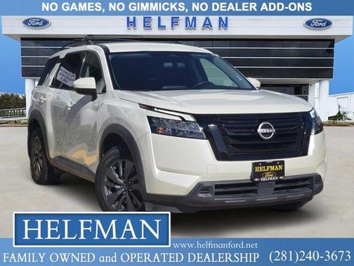 2022 Nissan Pathfinder SV