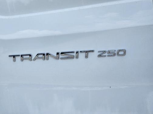 2025 Ford Transit-250 148 WB Medium Roof Cargo