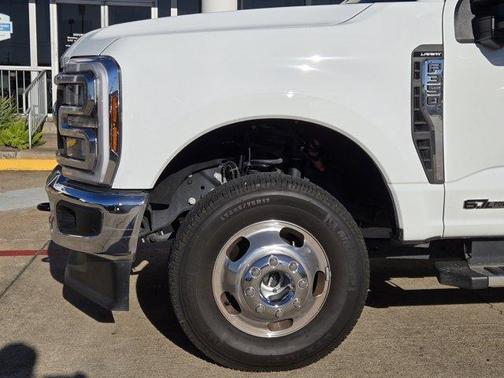 2025 Ford F-350 Lariat Super Duty