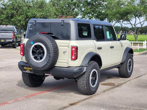 2025 Ford Bronco Badlands