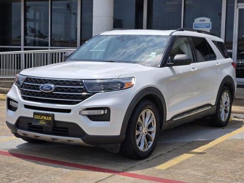 Oxford White 2022 Ford Explorer XLT
