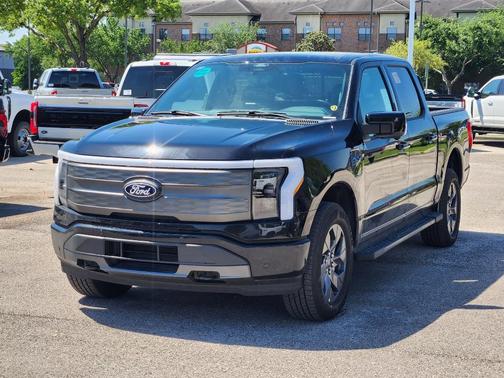 2025 Ford F-150 Lightning LARIAT