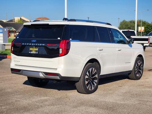 2025 Ford Expedition Platinum