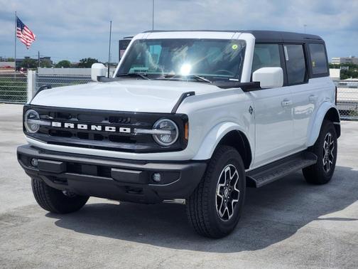 2025 Ford Bronco Outer Banks