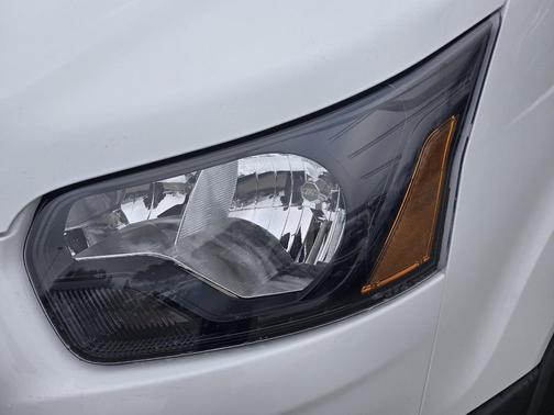 2026 Ford Transit-250 148 WB Medium Roof Cargo