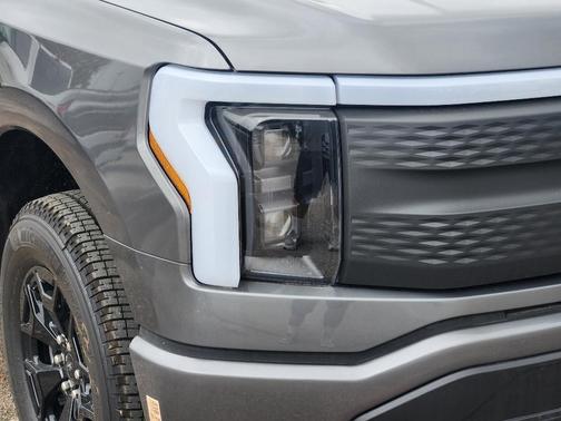2025 Ford F-150 Lightning XLT
