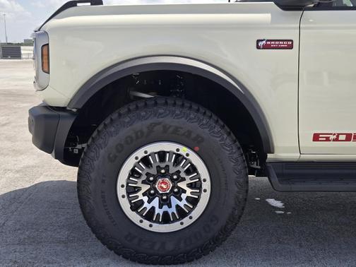 Wimbledon White 2026 Ford Bronco Outer Banks