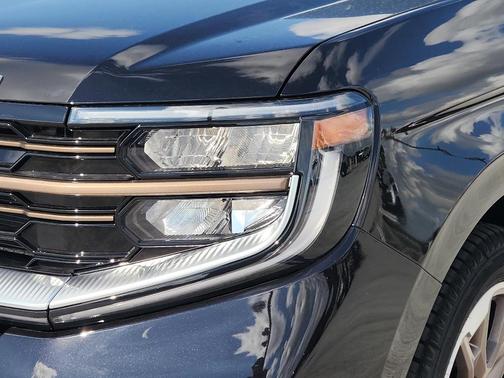 Agate Black Metallic 2027 Ford Expedition King Ranch