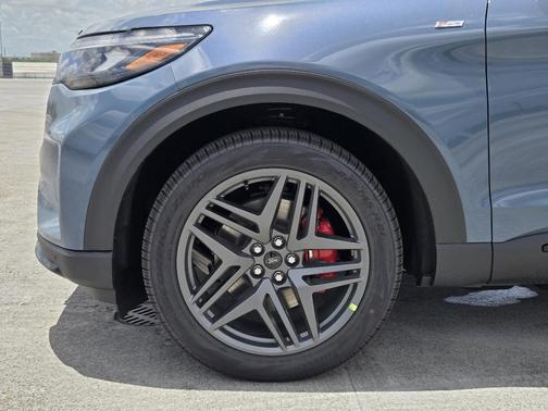 Vapor Blue Metallic 2026 Ford Explorer ST-Line