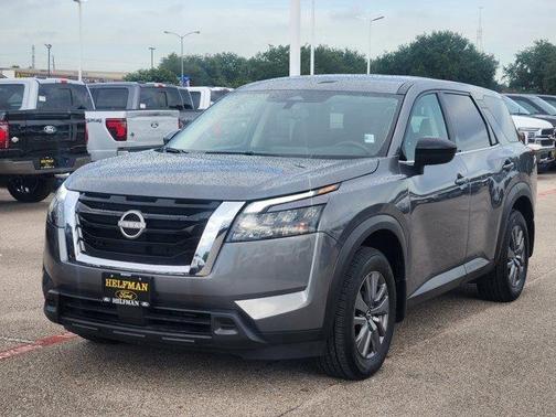 2024 Nissan Pathfinder S