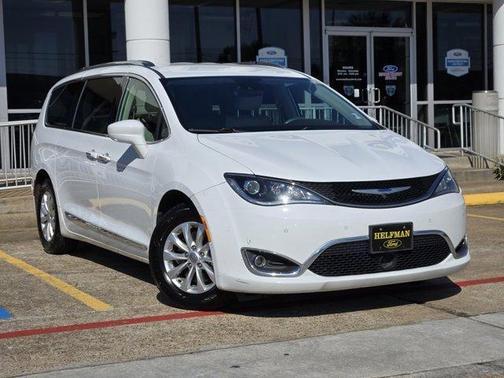 2018 Chrysler Pacifica Touring-L