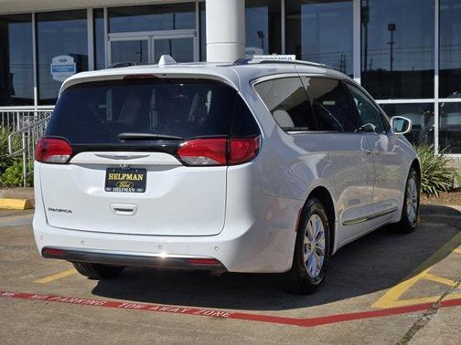 2018 Chrysler Pacifica Touring-L