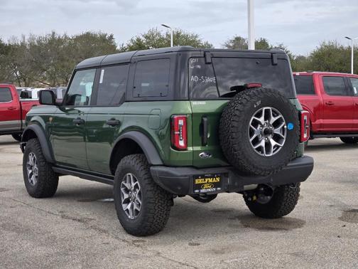Eruption Green Metallic 2025 Ford Bronco Badlands