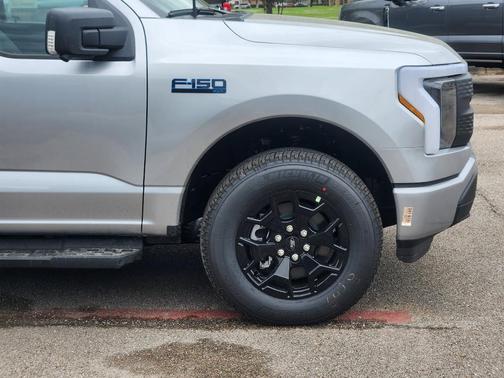 2025 Ford F-150 Lightning XLT