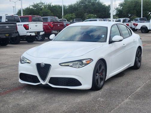 2018 Alfa Romeo Giulia Base