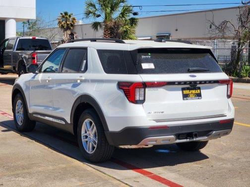 Star White 2025 Ford Explorer Active