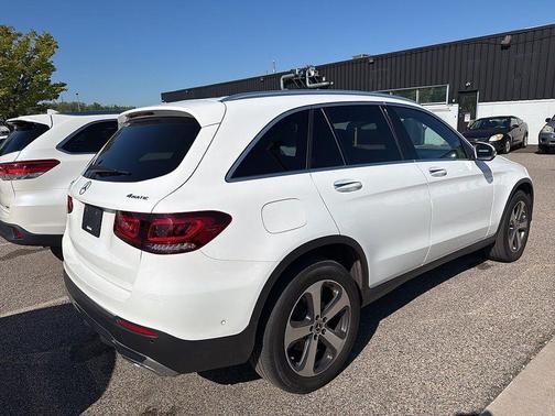 Polar White 2022 Mercedes-Benz GLC 300 Base 4MATIC
