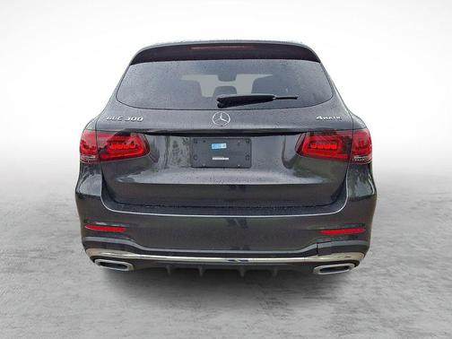 Graphite Gray Metallic 2022 Mercedes-Benz GLC 300 Base 4MATIC