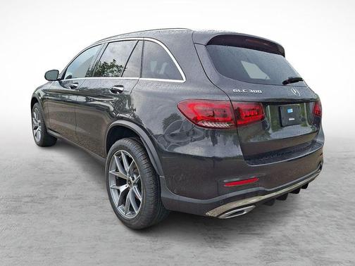 Graphite Gray Metallic 2022 Mercedes-Benz GLC 300 Base 4MATIC