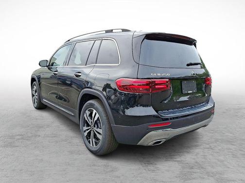 2026 Mercedes-Benz GLB 250 Base 4MATIC